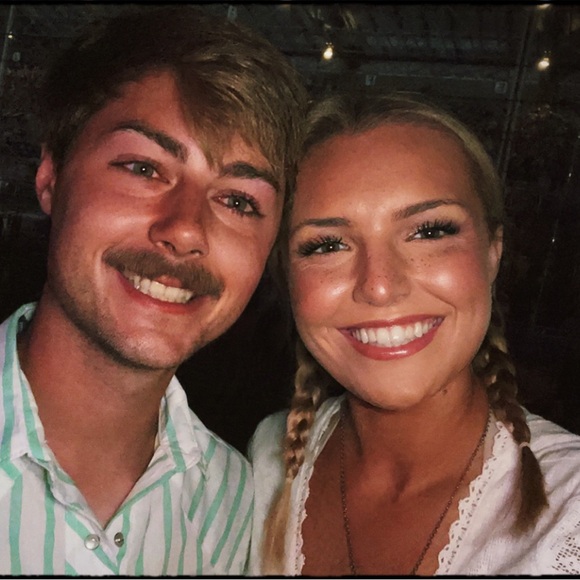 Meet your Posher, Claire - Picture 2 of 5